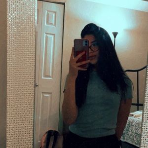 Meet your Posher, Ambar